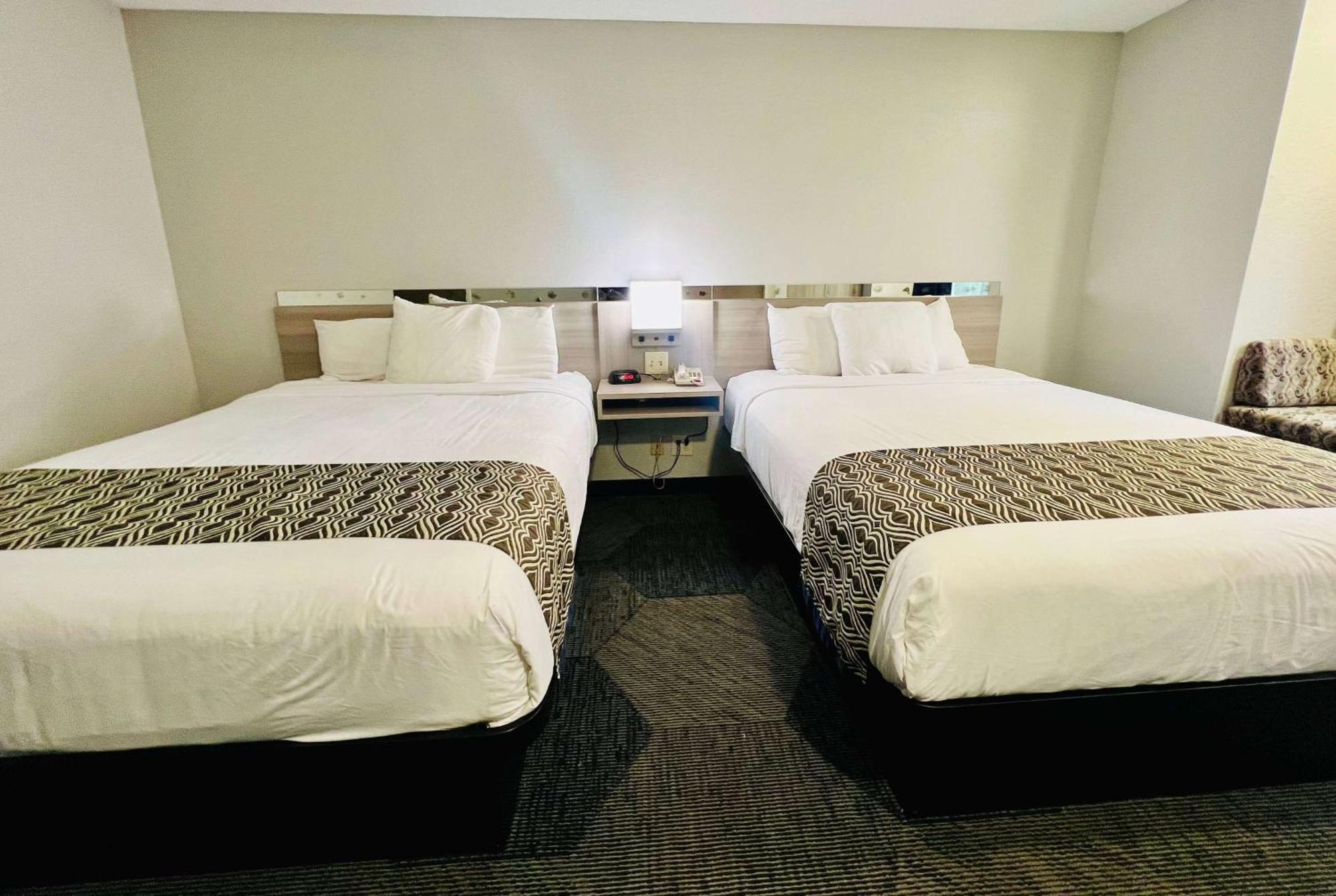 Microtel Inn Georgetown - Lexington North Bagian luar foto